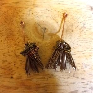 Witches Broom Earrings without beads copper